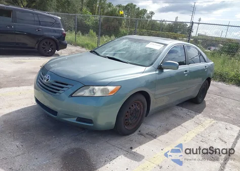 2007 Toyota Camry Le z USA, uszkodzony, nr VIN 4T1BE46K07U618279